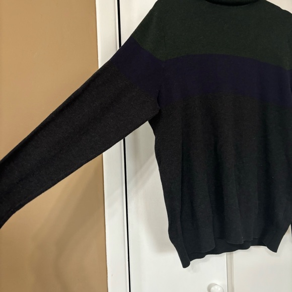 H&M color block turtle neck sweater - Picture 4 of 4